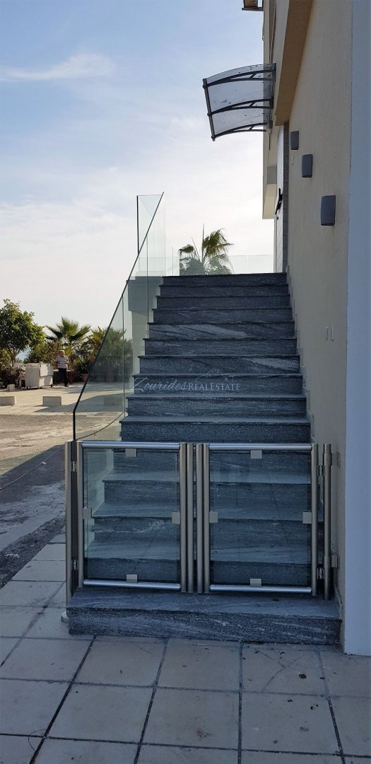 Two Bedroom Seafront Apartment In Larnaca