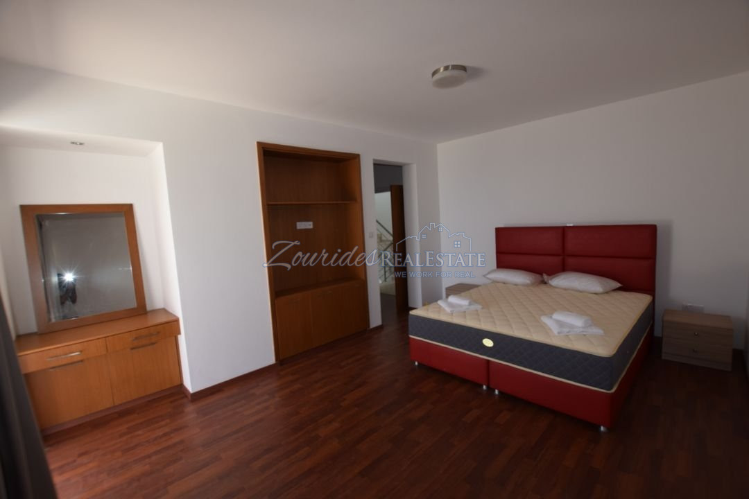 Three bedroom Villa in front of the beach
