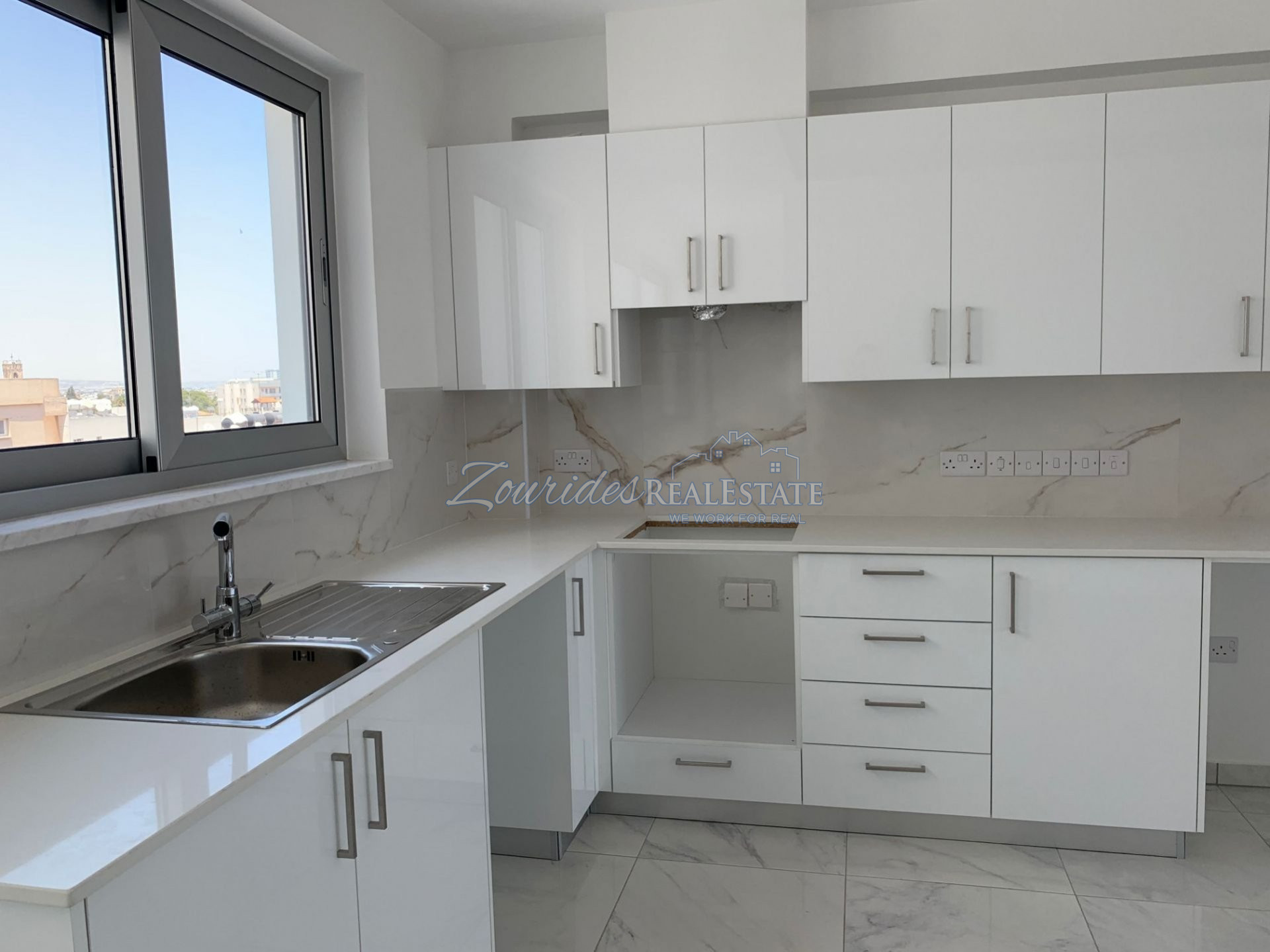 Luxury Three Bedroom Flat in Larnaca