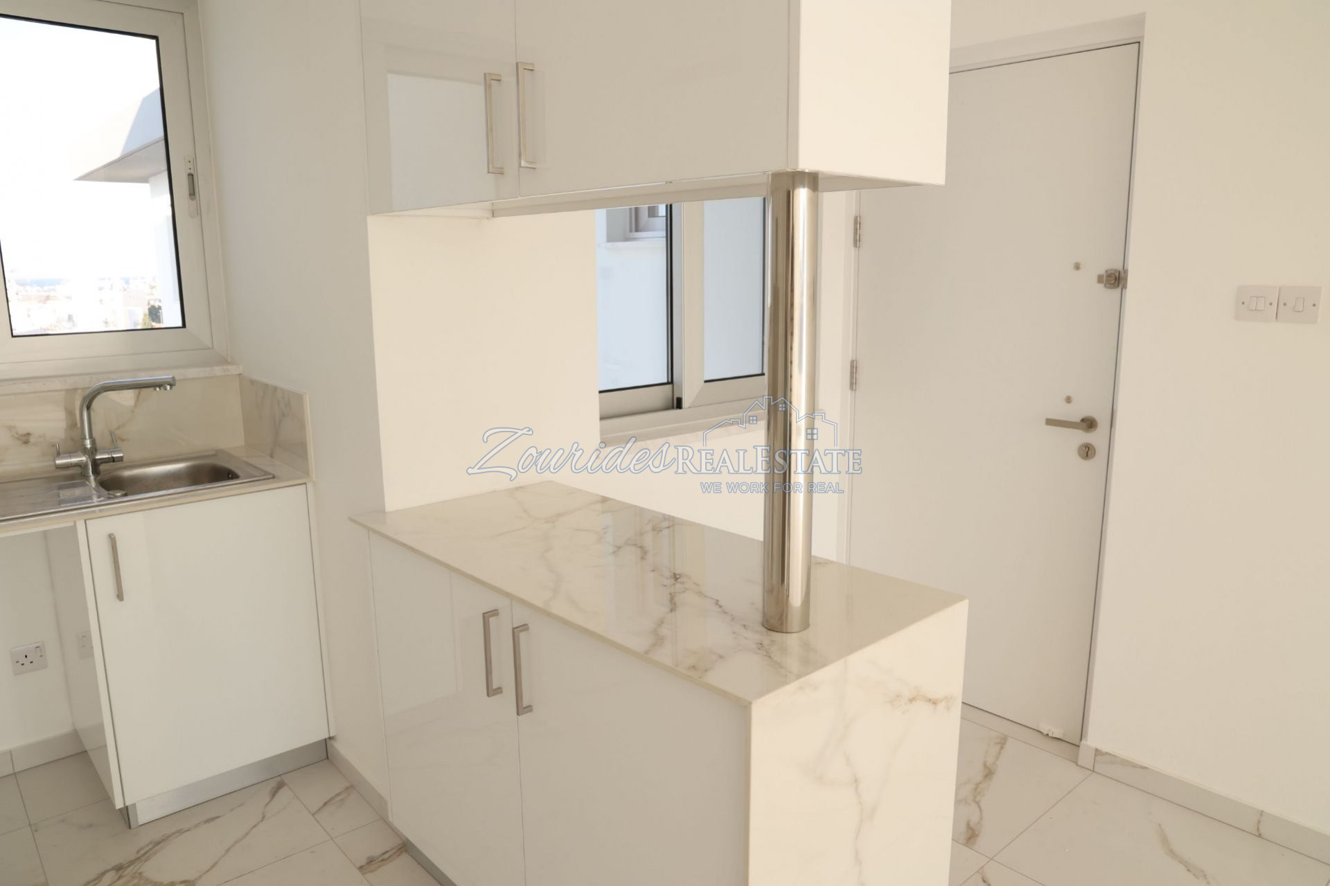 Luxury Three Bedroom Flat in Larnaca
