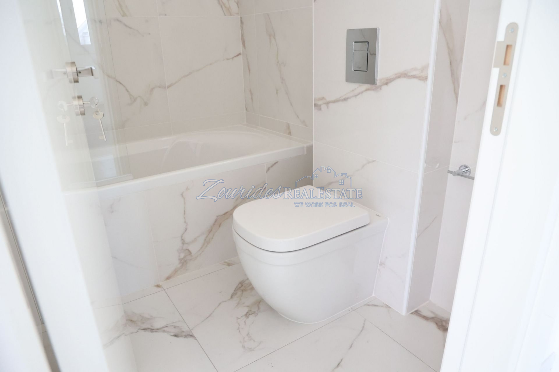 Luxury Three Bedroom Flat in Larnaca