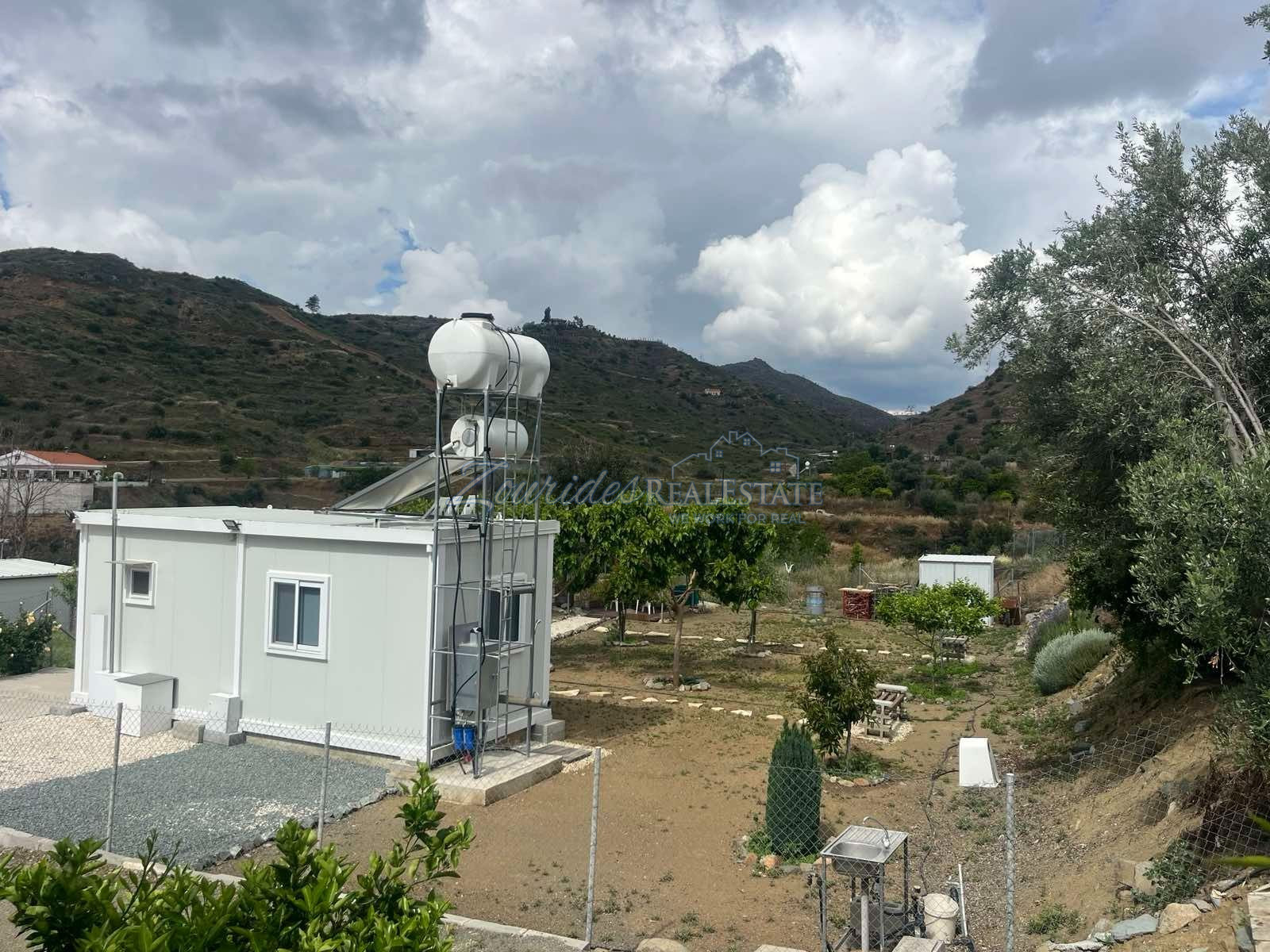 Cottage House At Melini