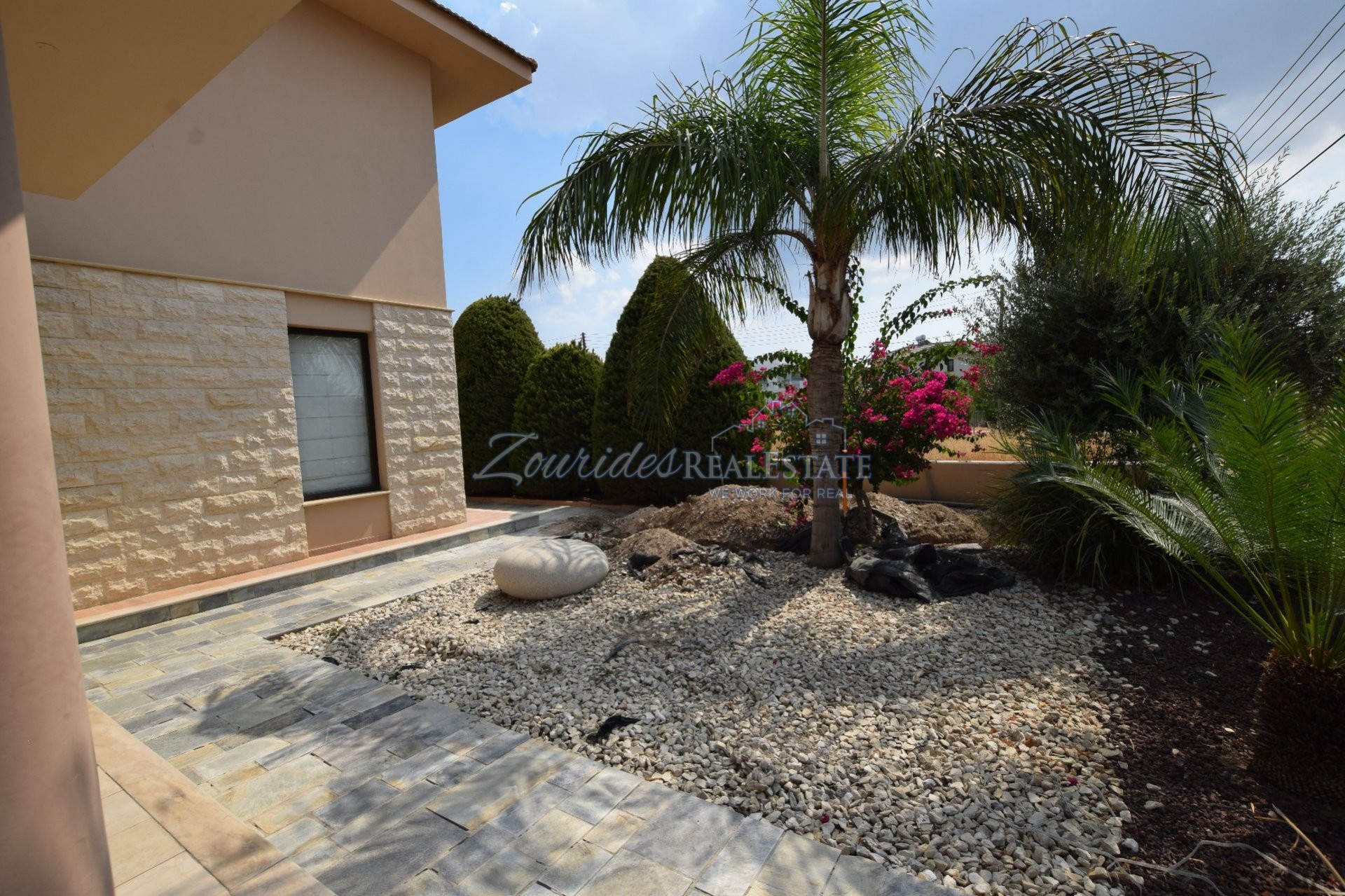 Four Bedroom Villa In Aradippou, Larnaca
