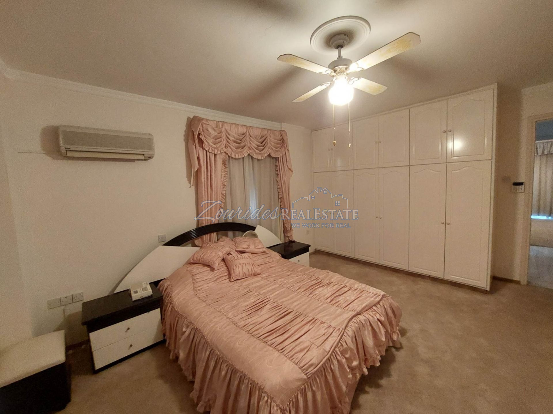 Three bedroom house close to the beach