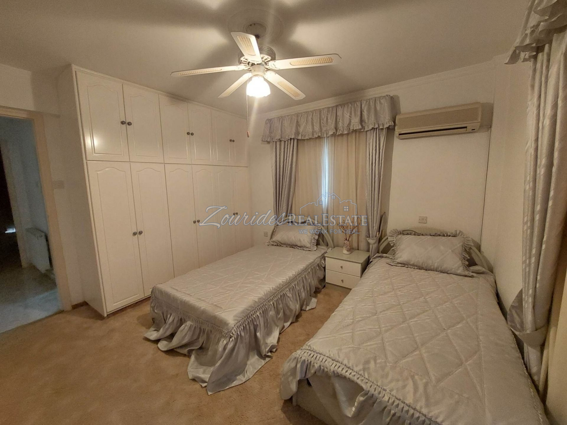 Three bedroom house close to the beach