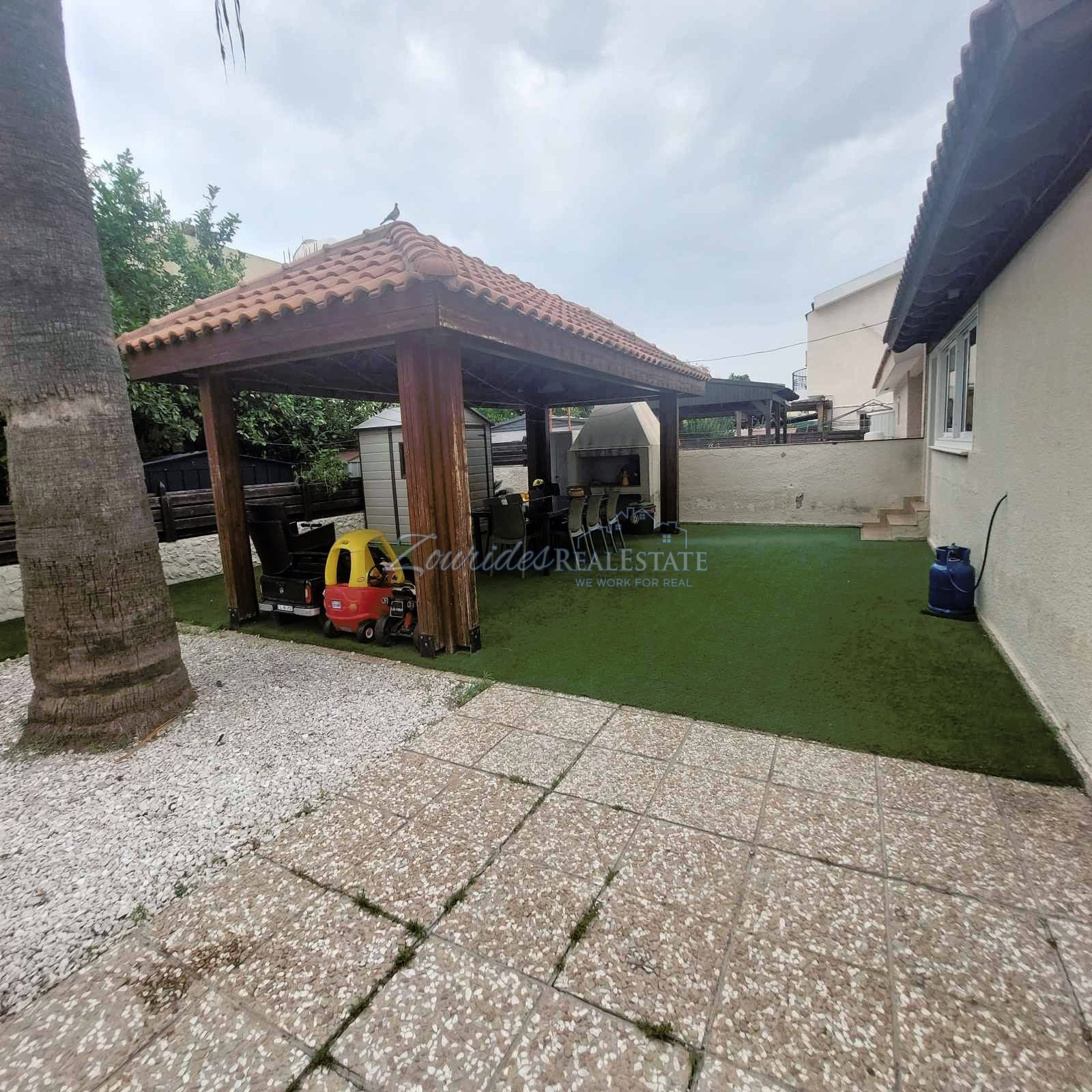 Four Bedrooms House For Sale in Larnaka