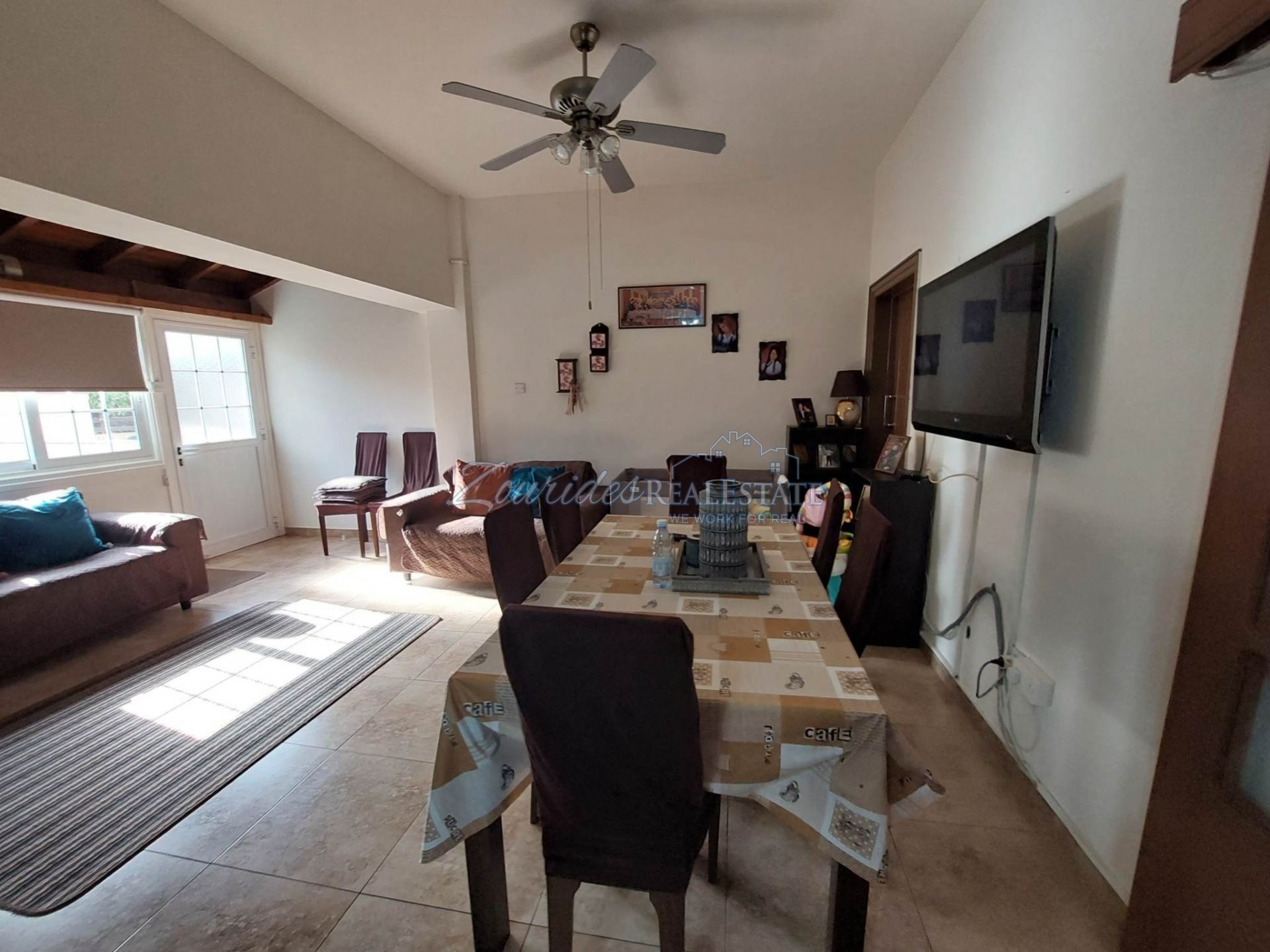 Four Bedrooms House For Sale in Larnaka