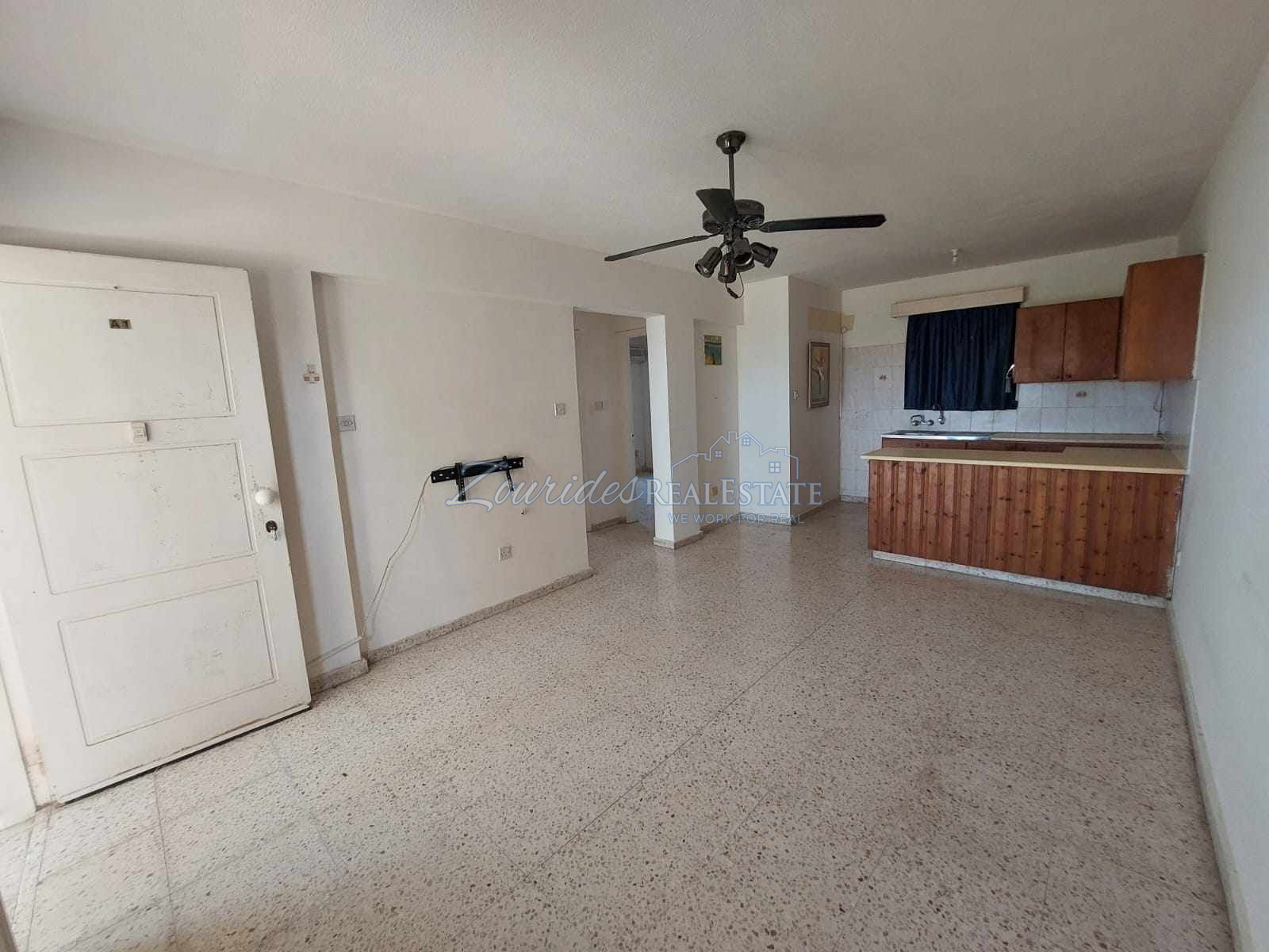 Ground Floor Apartment For Sale in Dekelia