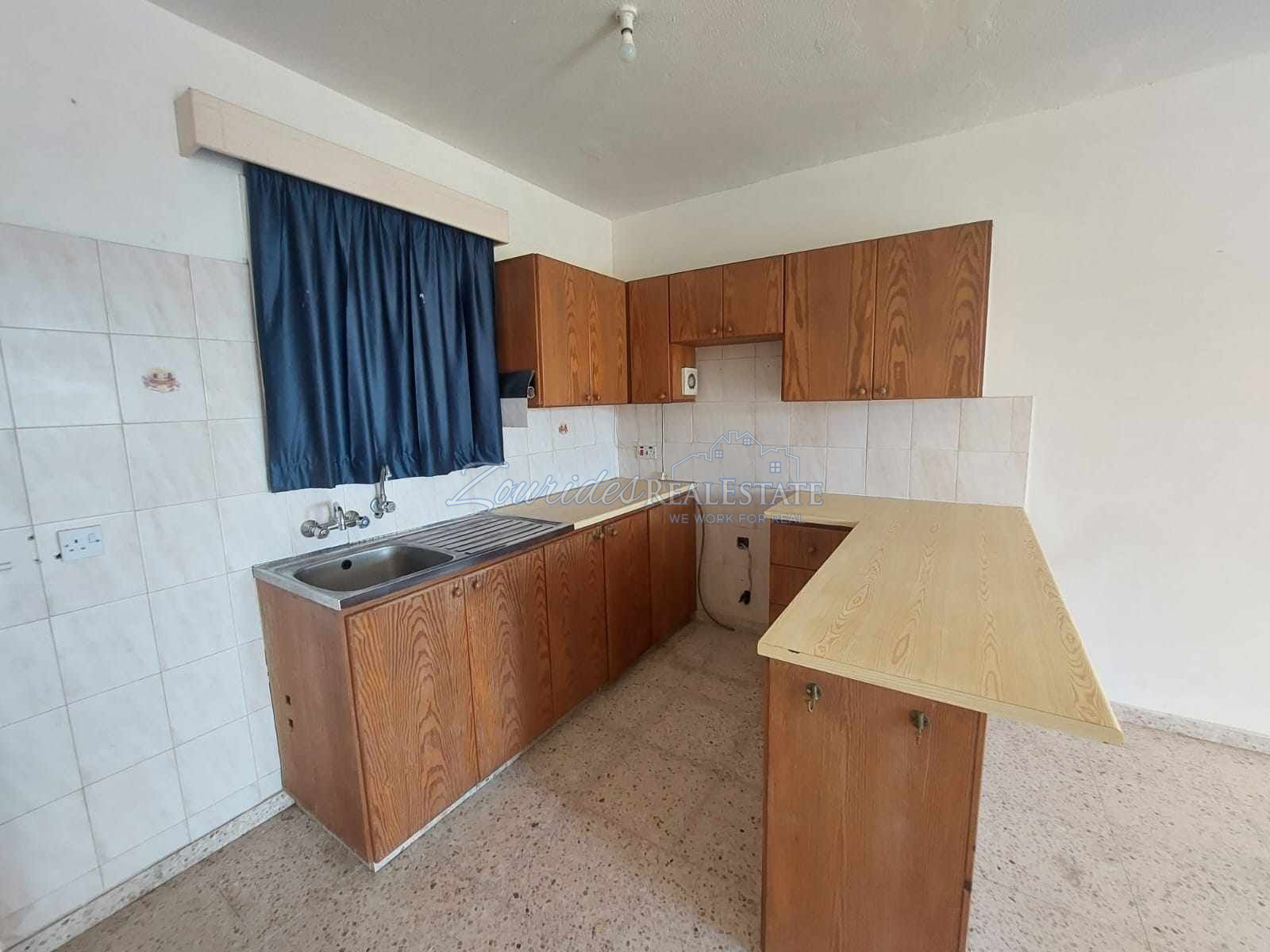 Ground Floor Apartment For Sale in Dekelia