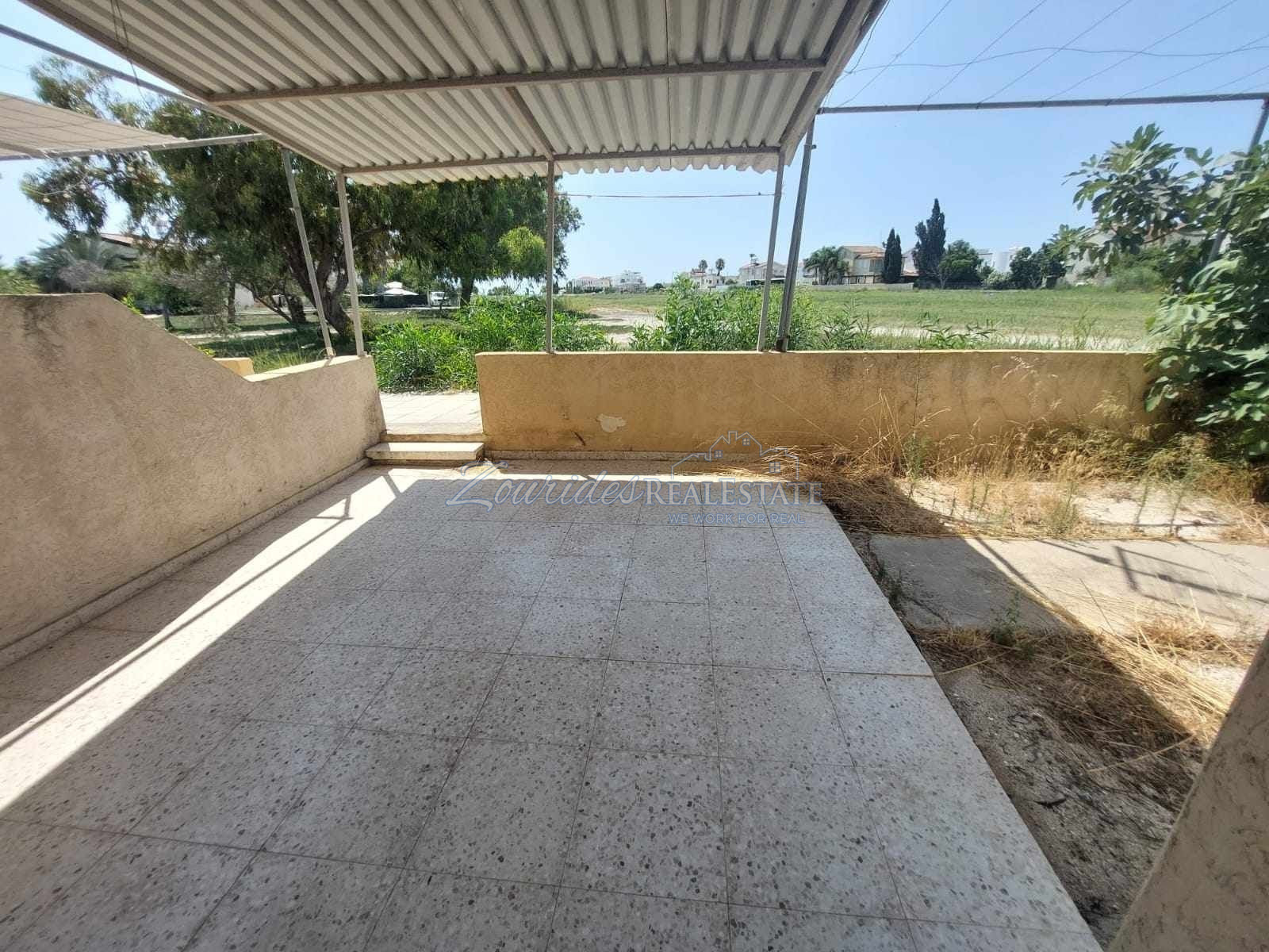 Ground Floor Apartment For Sale in Dekelia