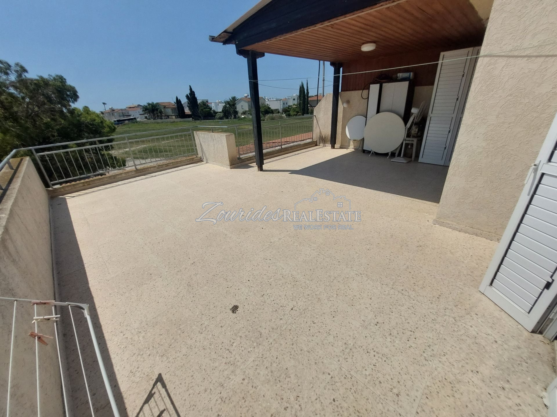 Top Floor Apartment for Sale in Dekelia