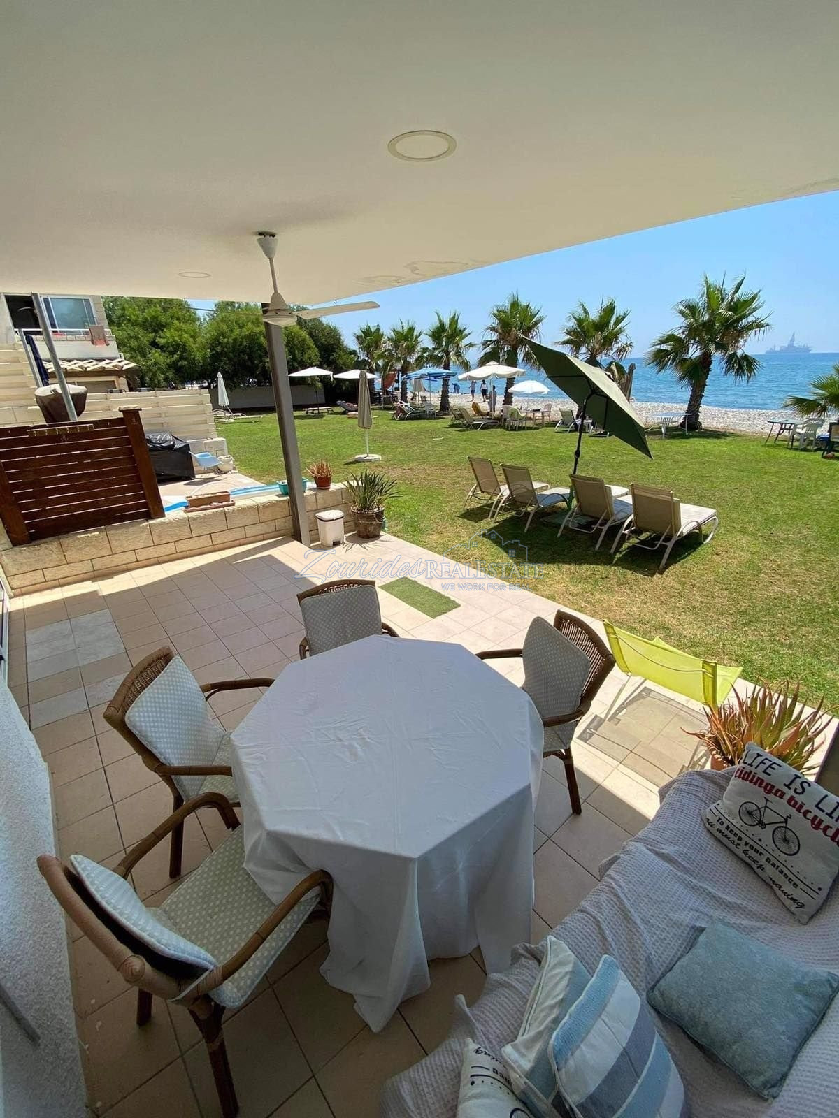 Sea Front Apartment in Larnaca