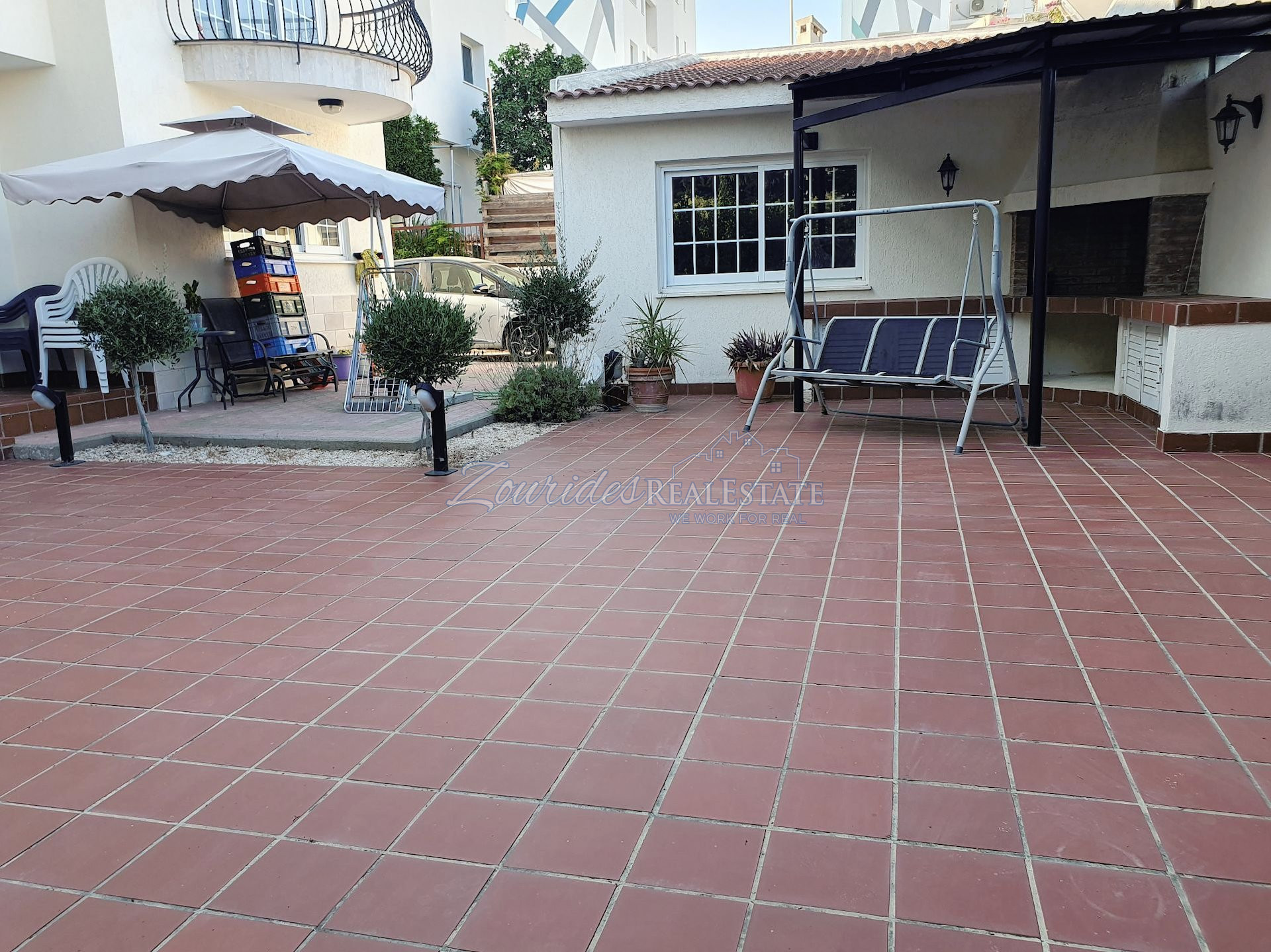 A spacious detached house close to the center