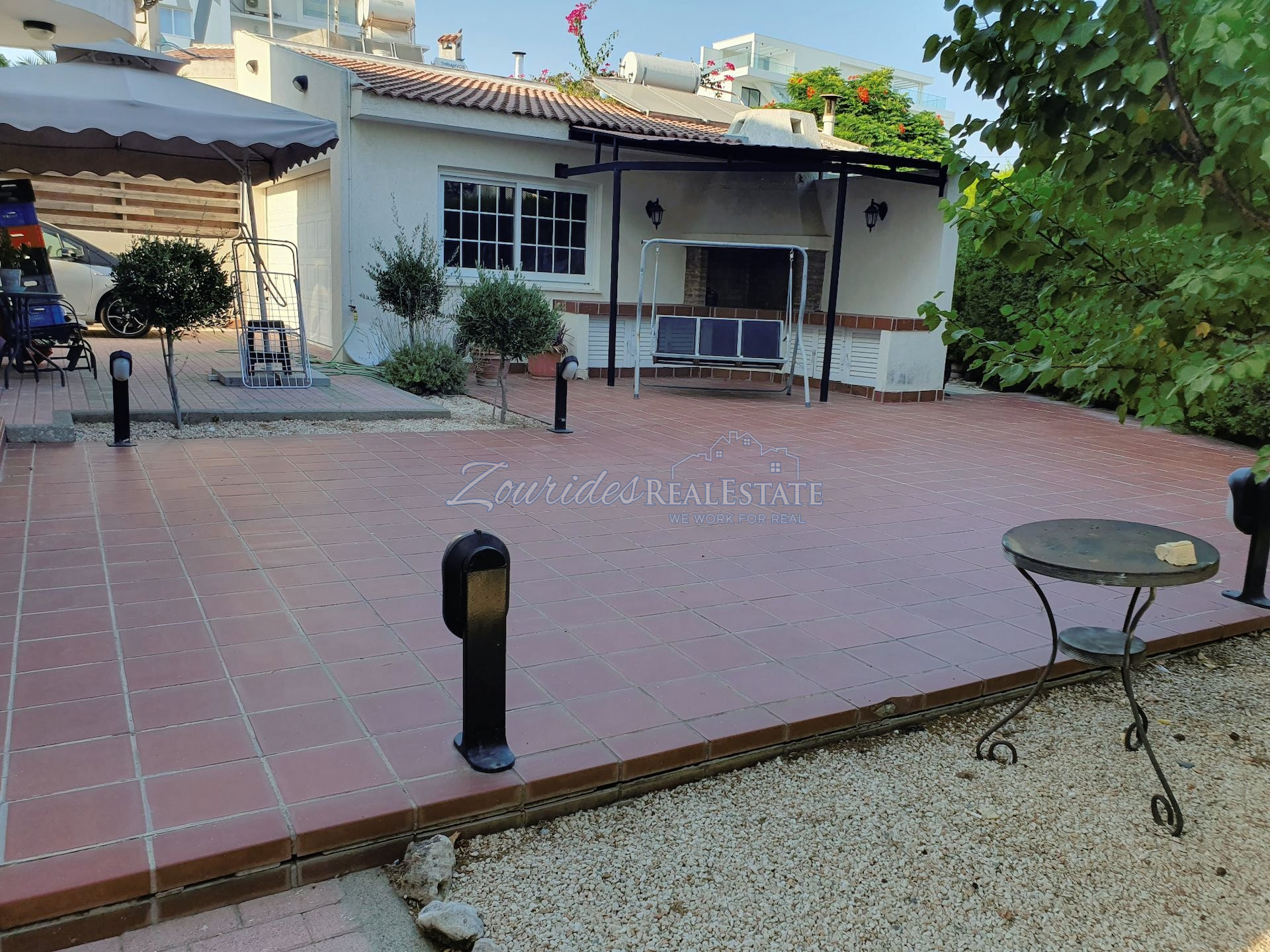 A spacious detached house close to the center