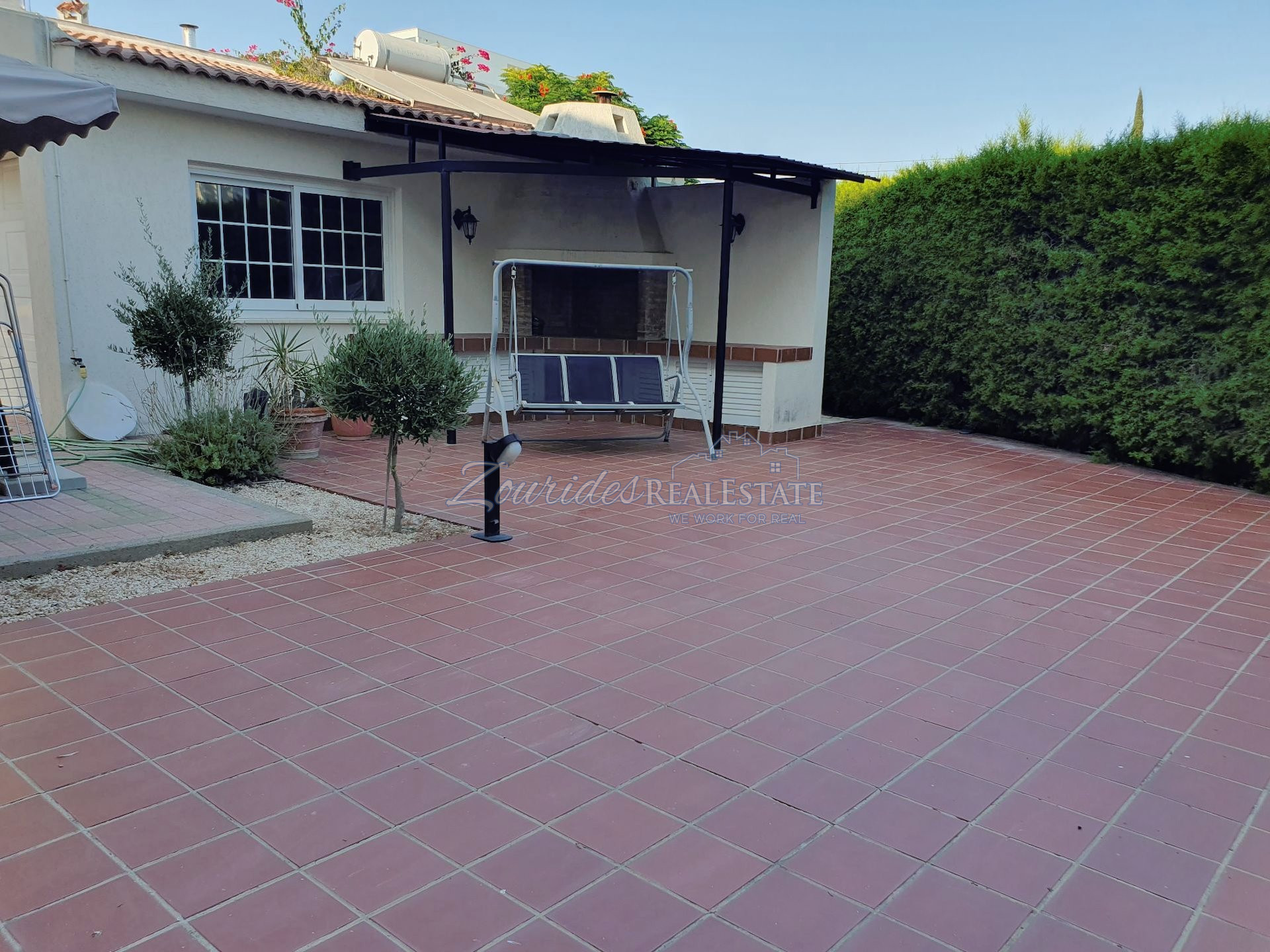 A spacious detached house close to the center