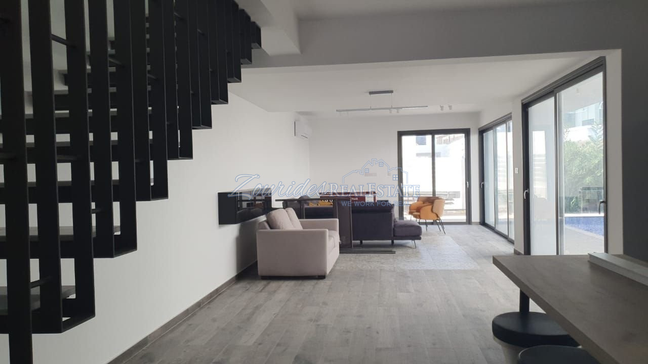 Detached Villa walking distance to the Beach