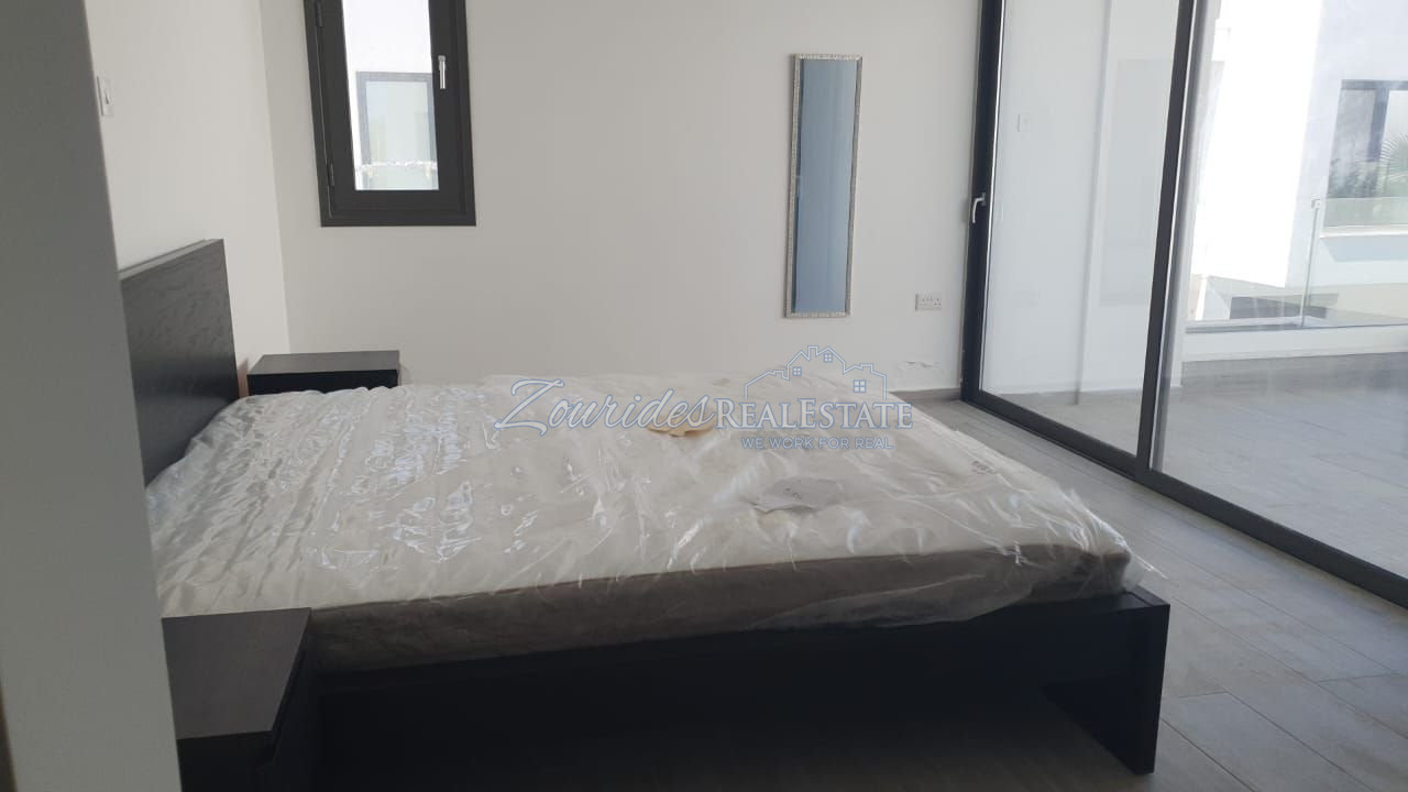 Detached Villa walking distance to the Beach