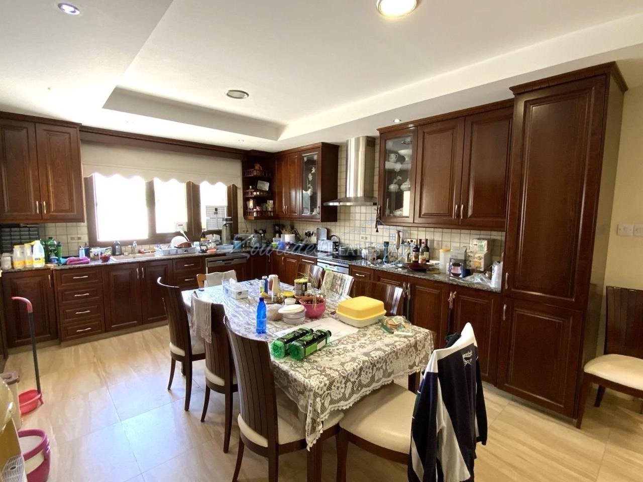 Spacious Five Bedroom Home In Aradippou area