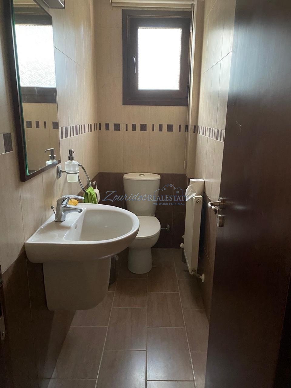 Spacious Five Bedroom Home In Aradippou area