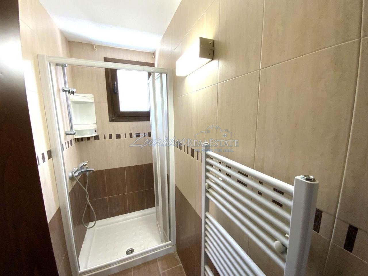 Spacious Five Bedroom Home In Aradippou area