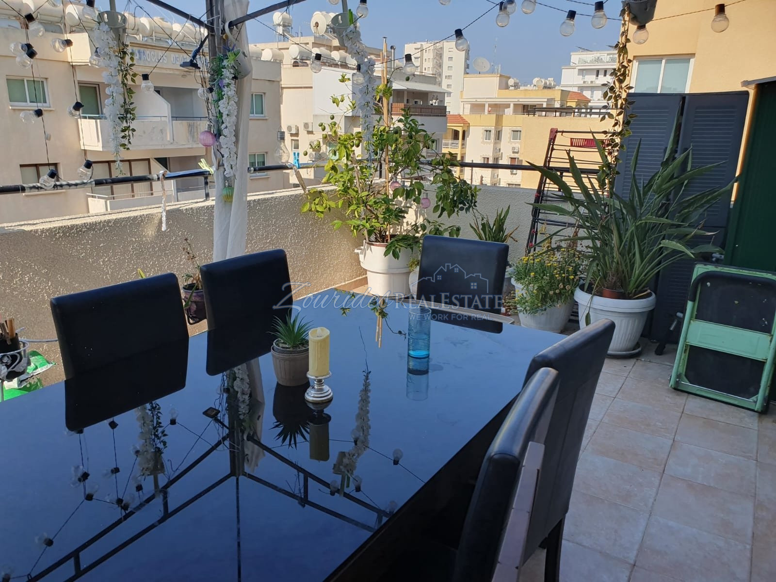 Three Bedroom Apartment in Makenzie Area