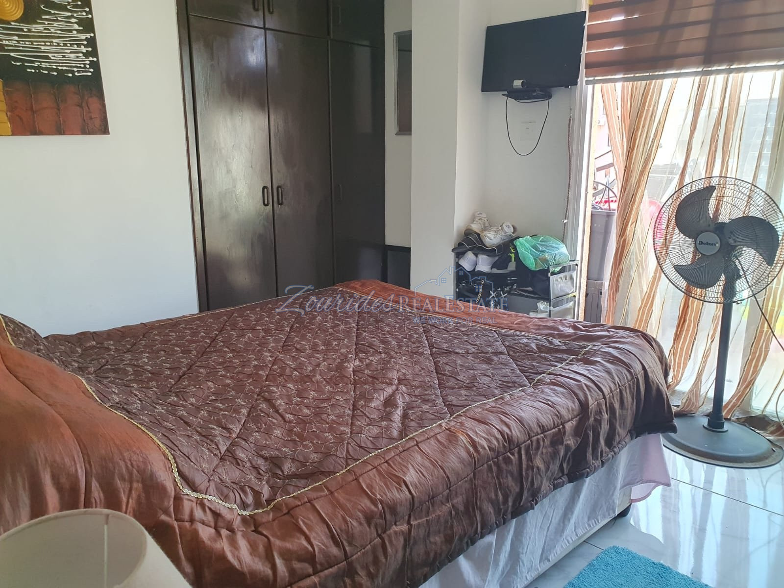 Three Bedroom Apartment in Makenzie Area