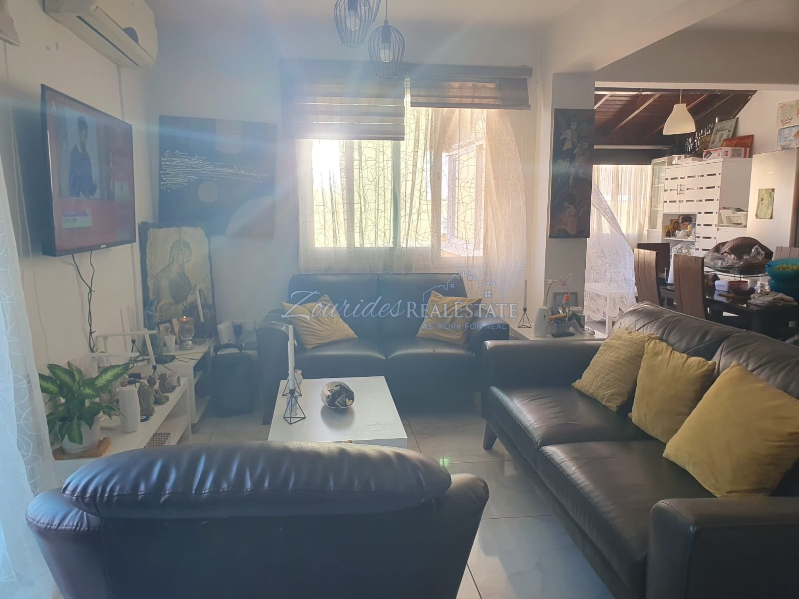 Three Bedroom Apartment in Makenzie Area