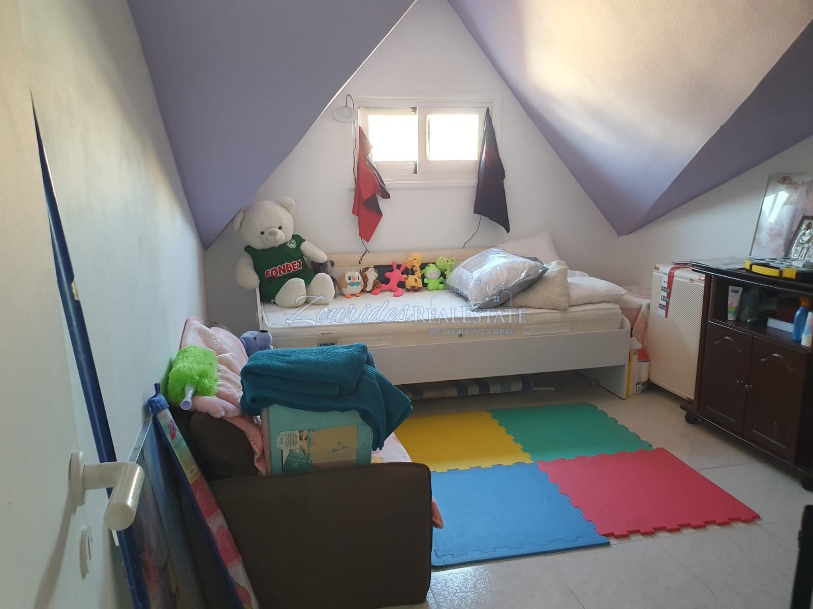 Three Bedroom Apartment in Makenzie Area