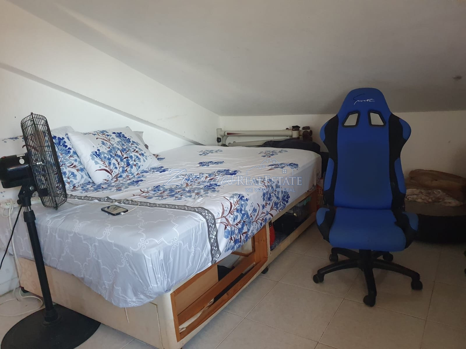 Three Bedroom Apartment in Makenzie Area