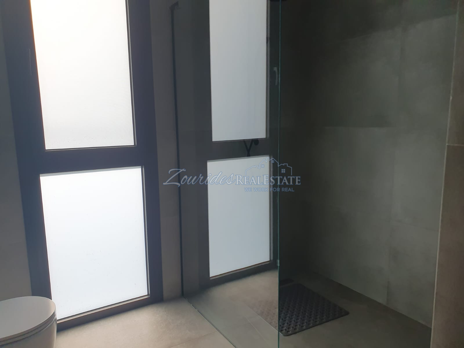 Modern Layout with beautiful Views