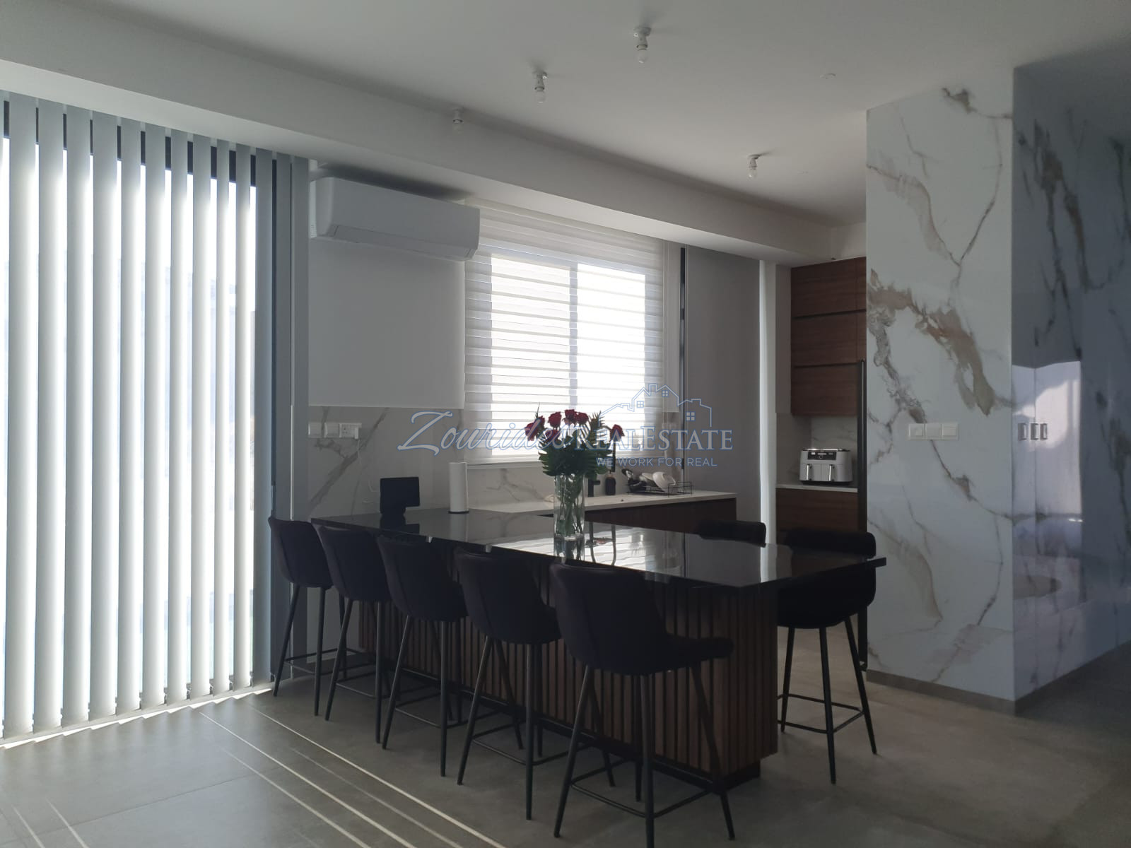 Modern Layout with beautiful Views