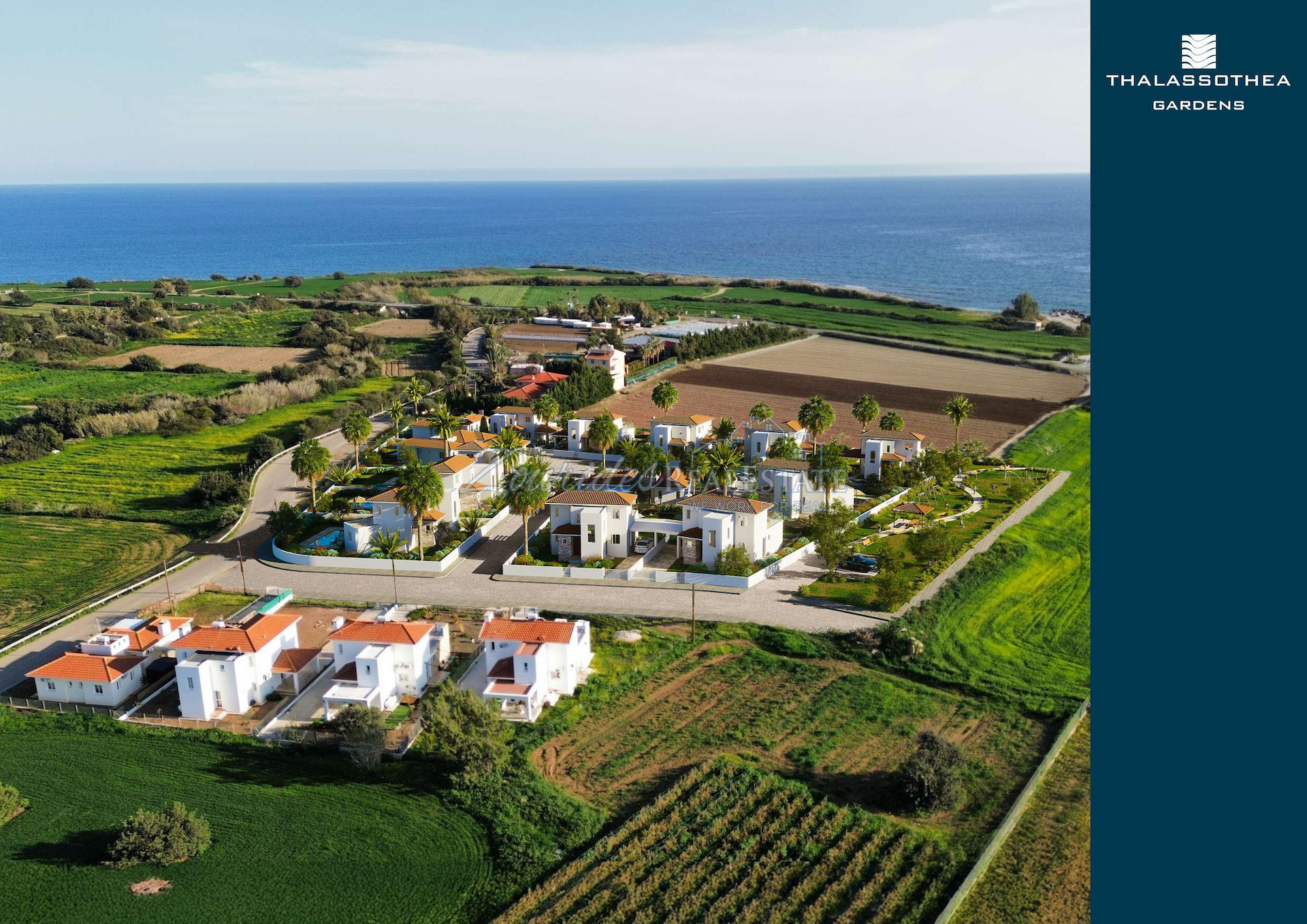 Detached property close to the sea